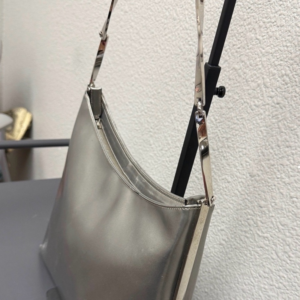 EUC AUTHENTIC VINTAGE SALVATORE FERRAGAMO METALLIC GREY/SILVER - Picture 3 of 11